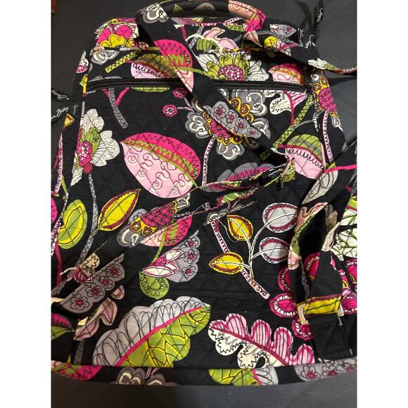 Beautiful Vera Bradley medium Moon Blooms Quilted Backpack. Lightweight, durable - Picture 4 of 5